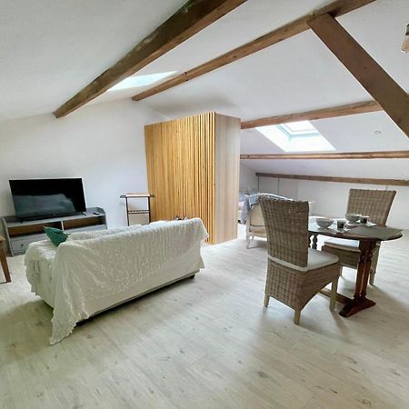 Apartamento Les Vieux Platanes La Crau Exterior foto